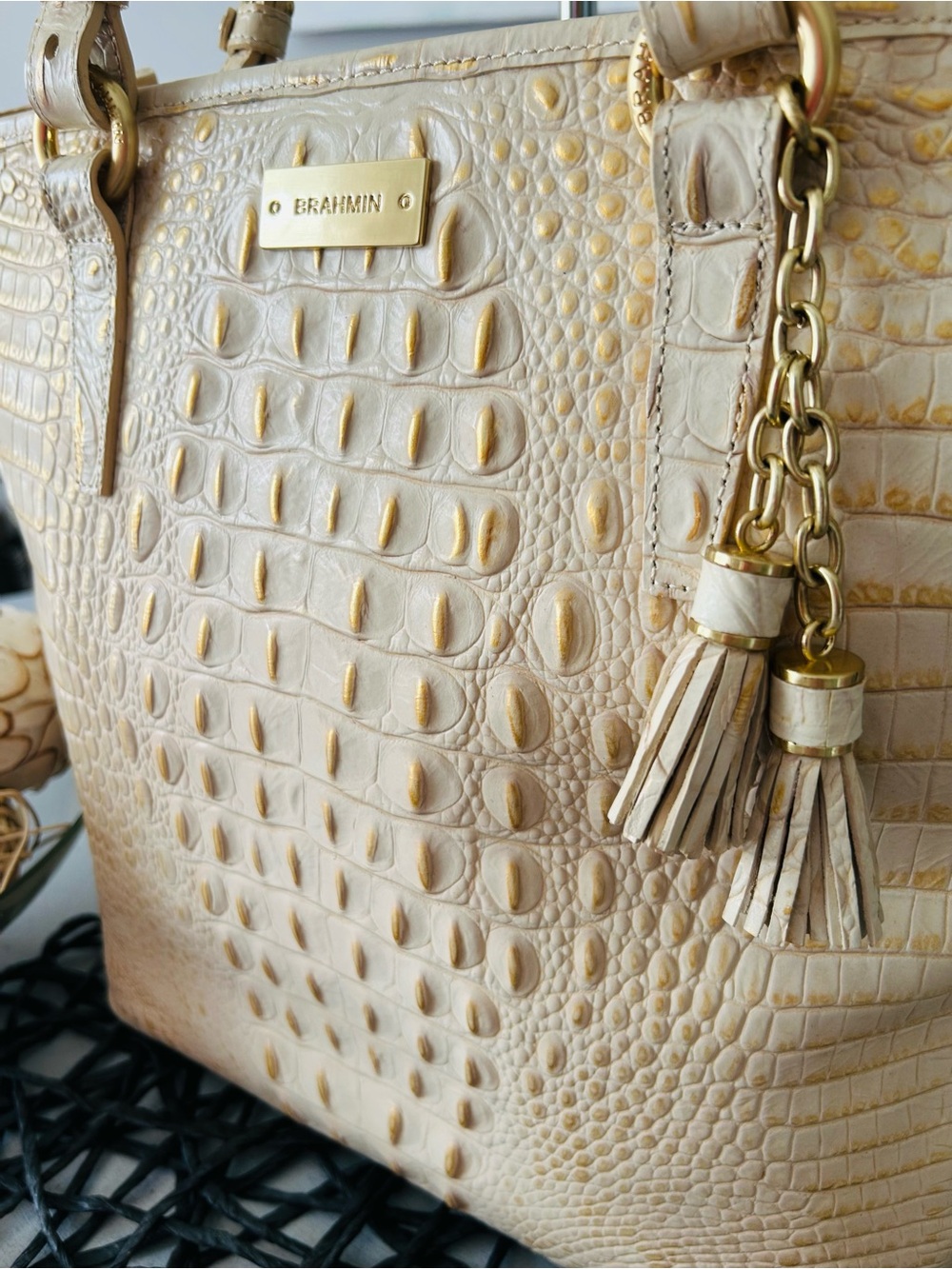 Vintage Brahmin Medium Asher Shoulder Bag - Bali - Picture 3 of 15